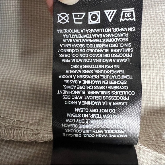 KÜHL Sojourn Hiking Long Sleeve Shirt Light Khaki UPF 30 Lightweigh Size Small - Picture 11 of 12